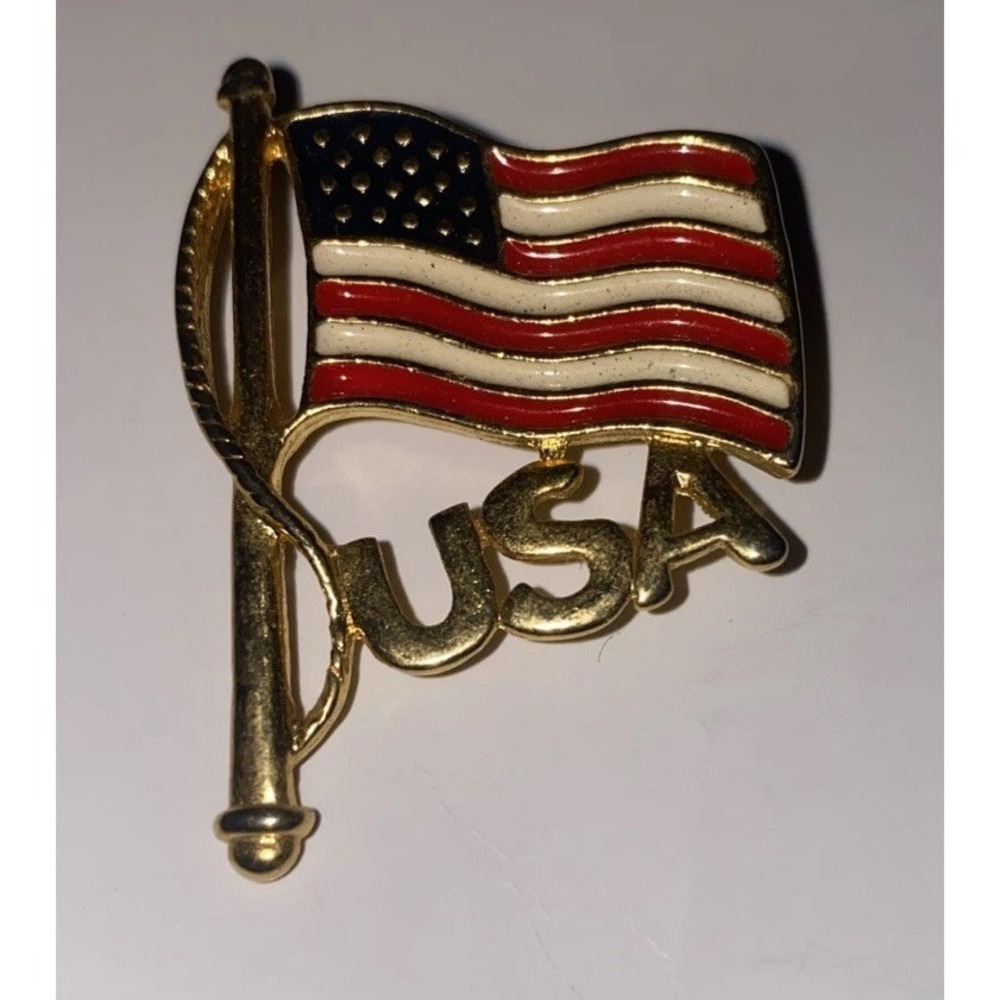 Vintage USA Flag Enameled Lapel Pin Brooch Patriotic